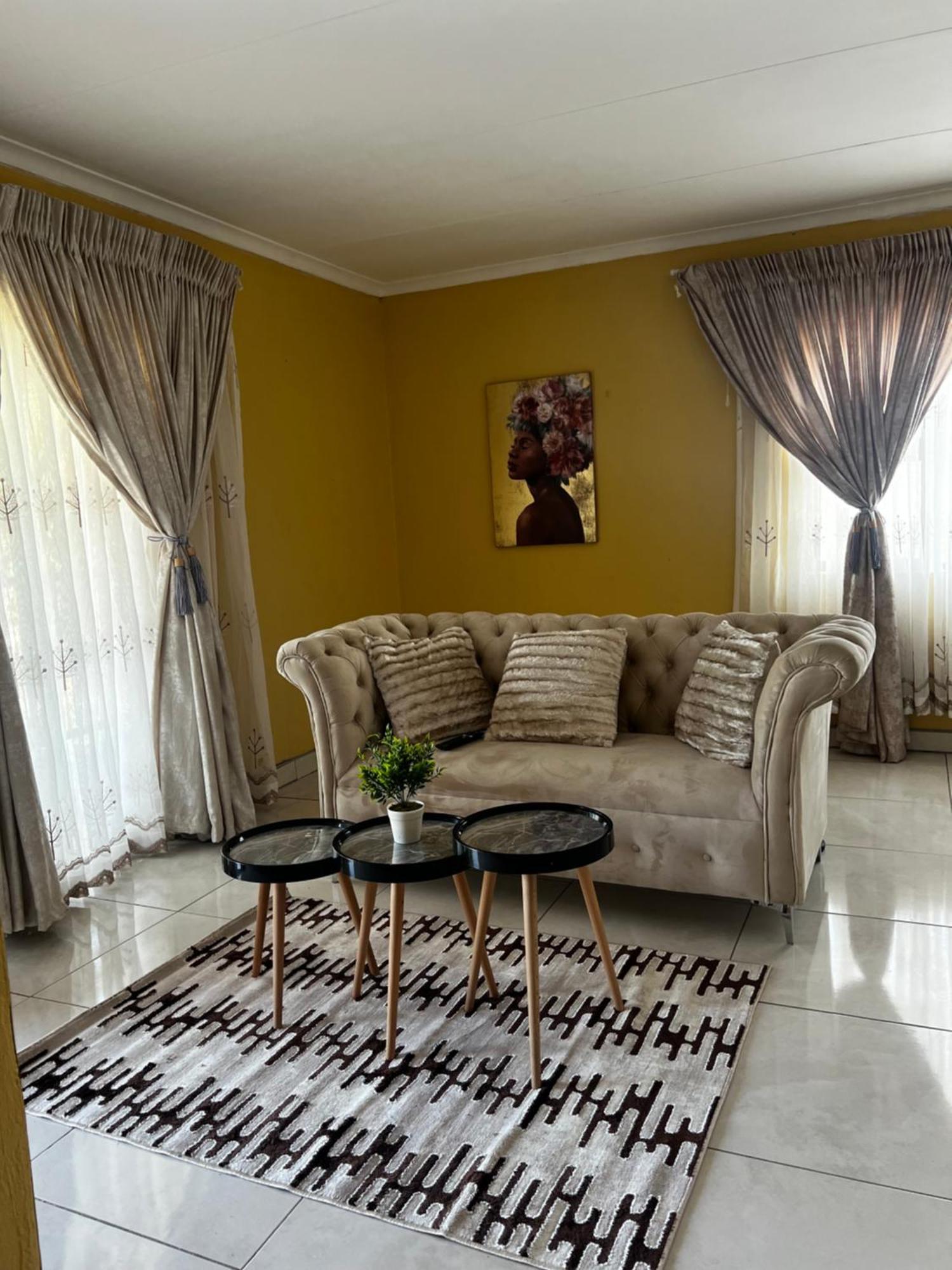 Nkguesthouse Ladysmith Exterior photo