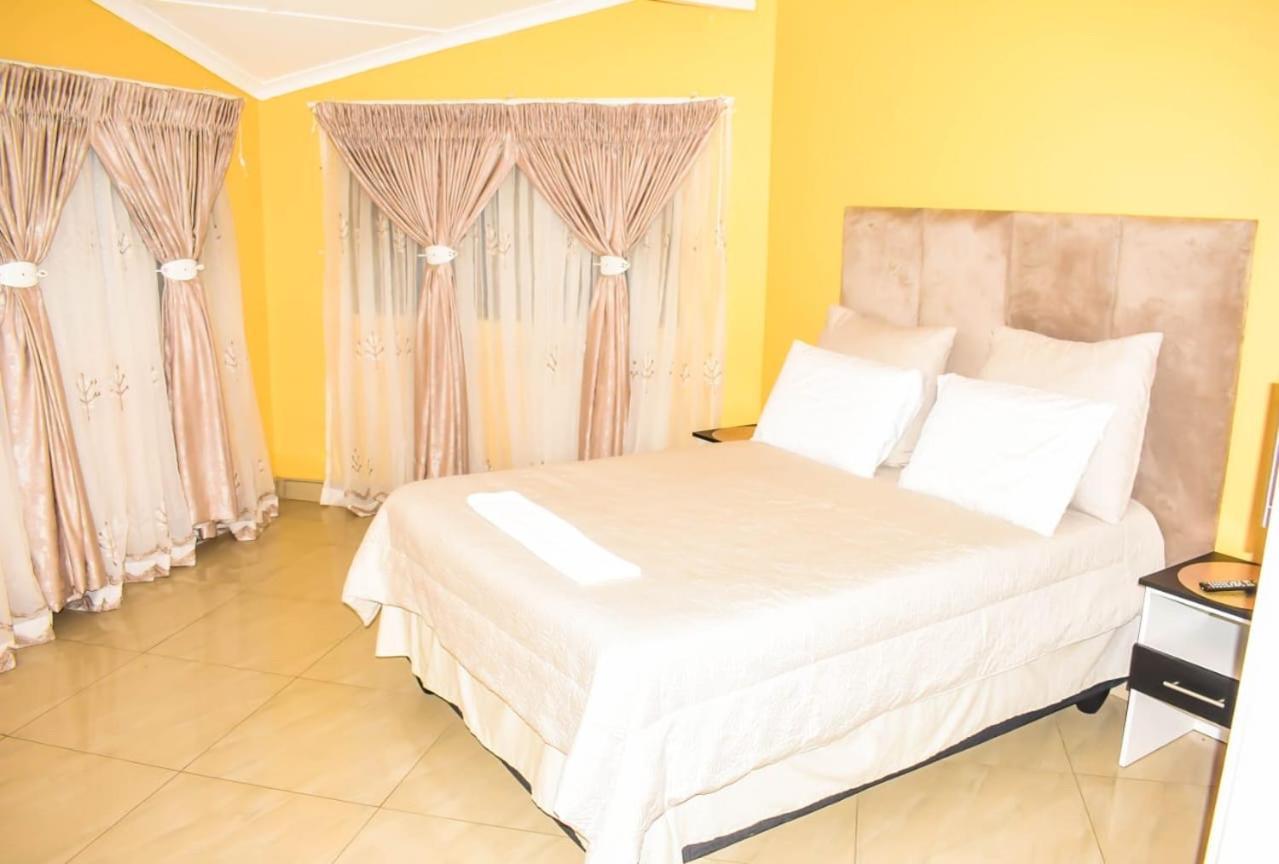 Nkguesthouse Ladysmith Exterior photo